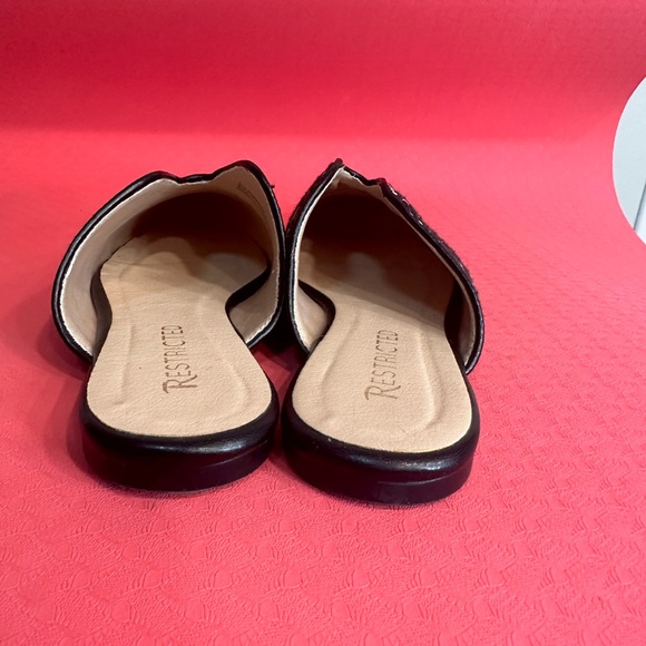 RESTRICTED MULES - Picture 4 of 8